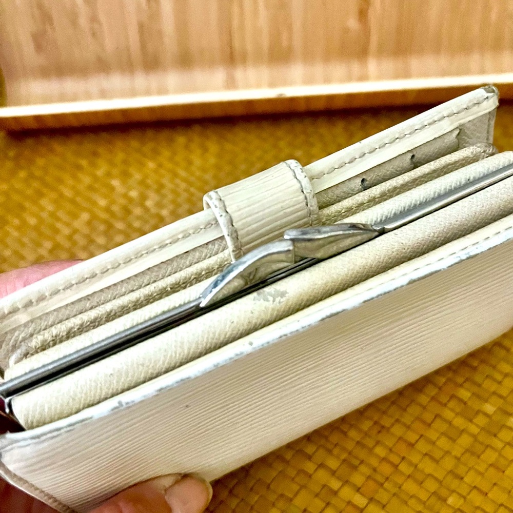 Cream colored Louis Vuitton epi Textured wallet with COA - Picture 7 of 11